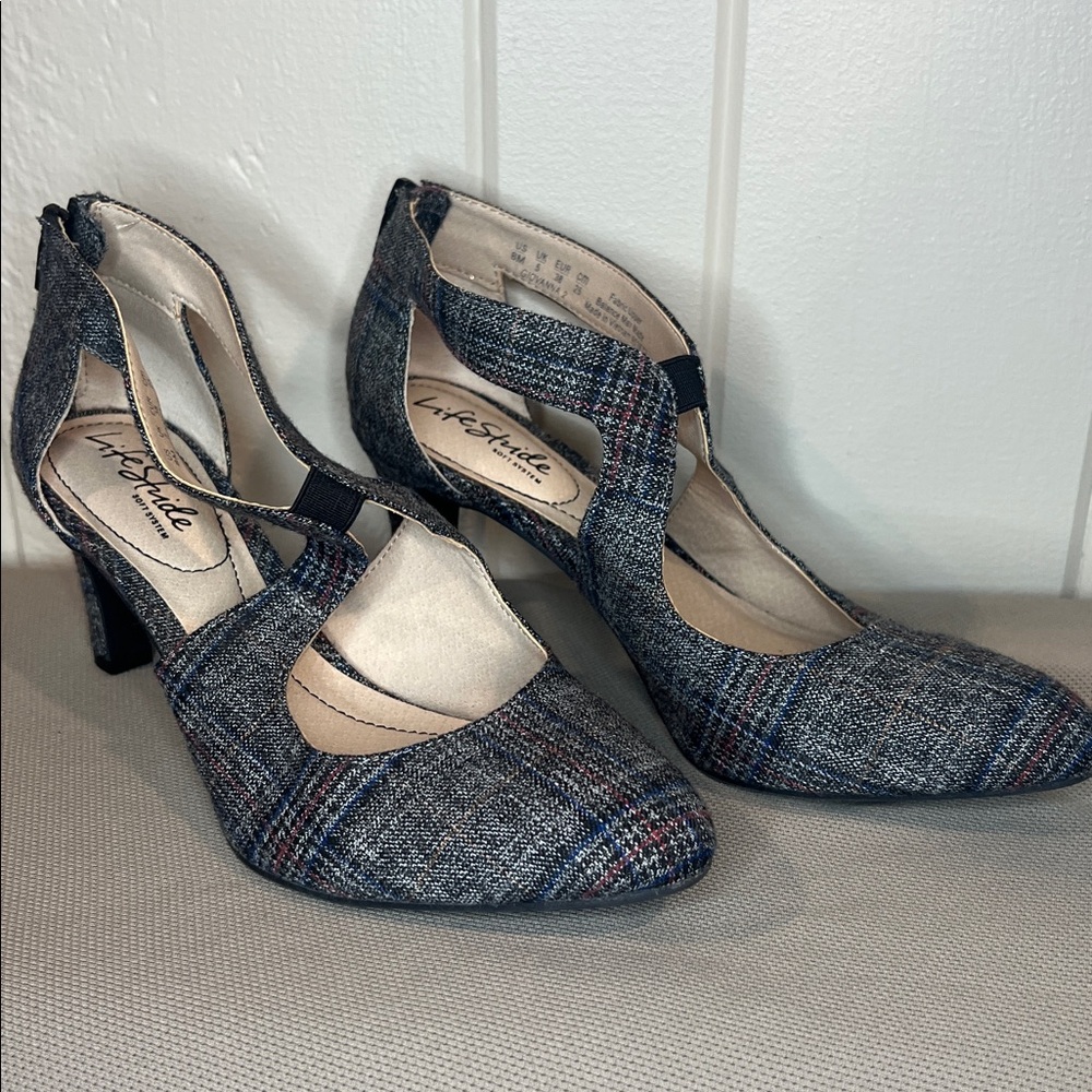 LifeStride Woman Giovanna 2 Grey Plaid Fabric Pump